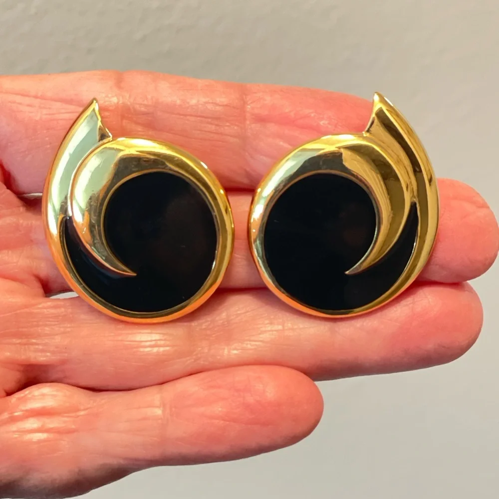 Vintage Monet Gold-Plated Black Enamel Deco Swirl Earrings - Picture 1 of 5